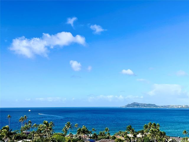 88 Lumahai Street, Honolulu, HI 96825