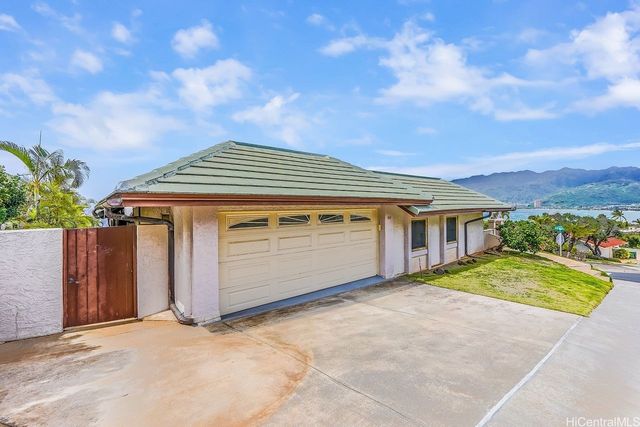 88 Lumahai Street, Honolulu, HI 96825
