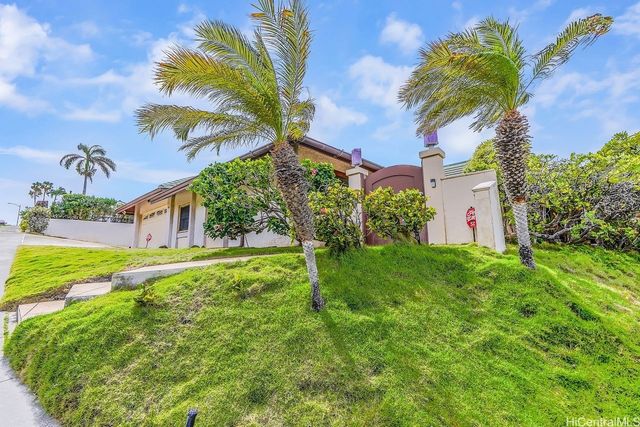 88 Lumahai Street, Honolulu, HI 96825