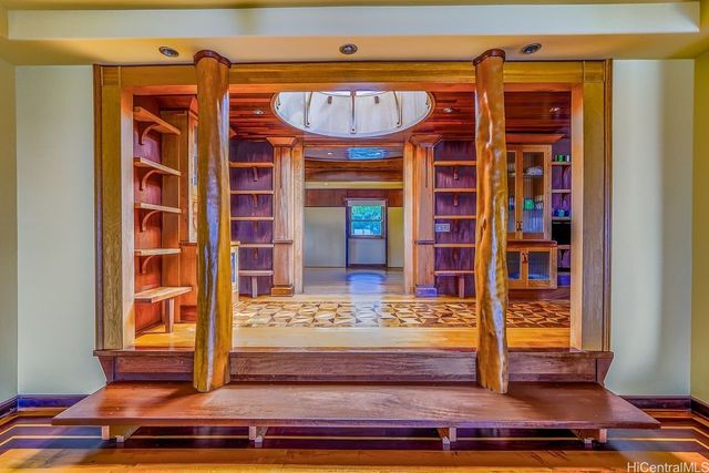 88 Lumahai Street, Honolulu, HI 96825