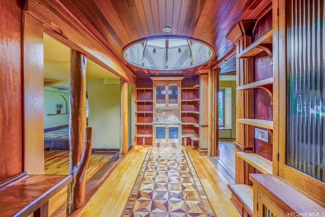 88 Lumahai Street, Honolulu, HI 96825