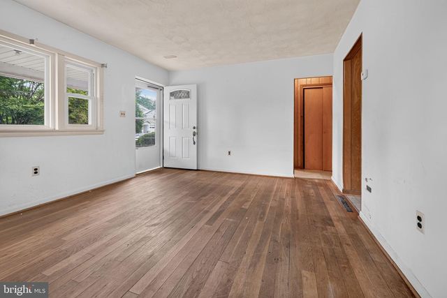 921 MAPLE AVE, Rockville, MD 20851