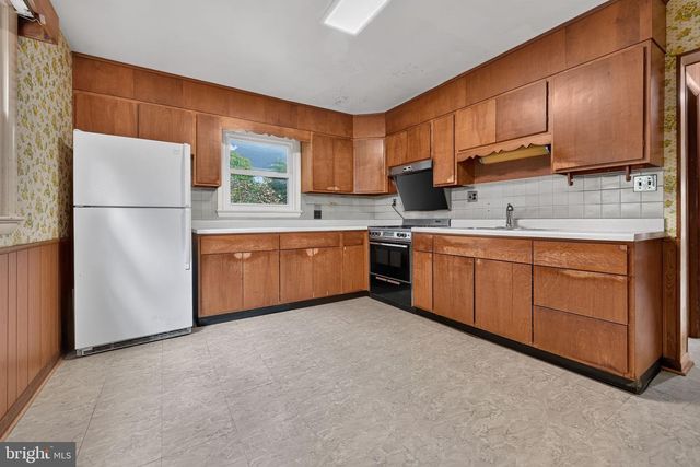 921 MAPLE AVE, Rockville, MD 20851