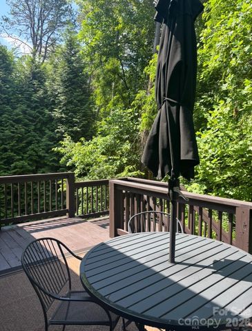 33 Gray Duster Circle, Biltmore Lake, NC 28715