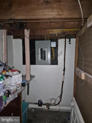 1819 COUNTY HOUSE RD, Woodbury, NJ 08096