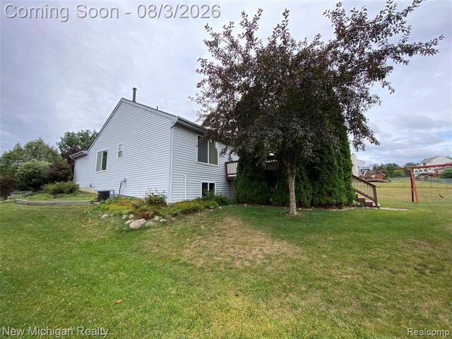 3373 Herrington Drive, Holly, MI 48442