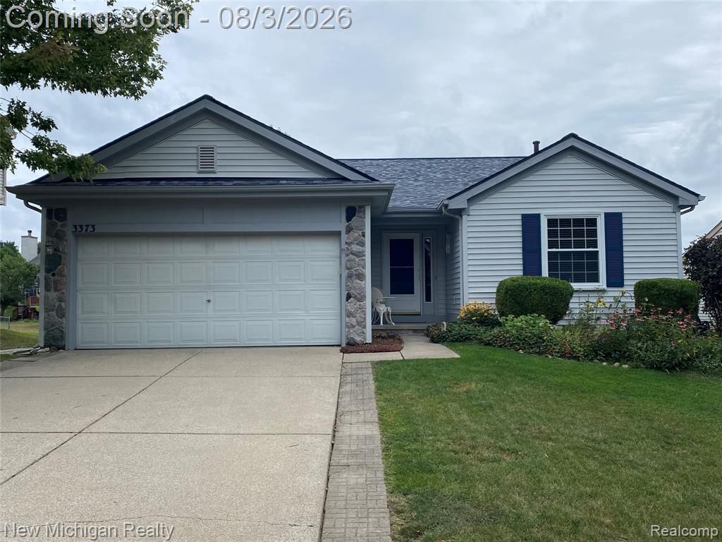 3373 Herrington Drive, Holly, MI 48442