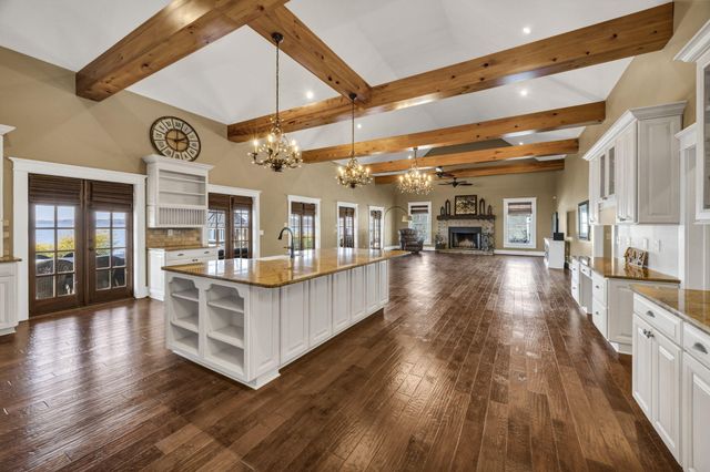 1527 Quail Trail, Manning, SC 29102