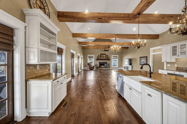 1527 Quail Trail, Manning, SC 29102