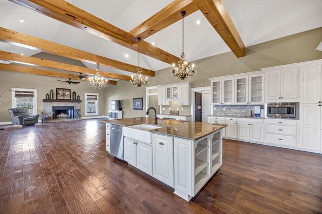 1527 Quail Trail, Manning, SC 29102