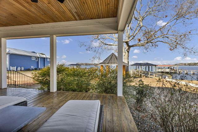 1527 Quail Trail, Manning, SC 29102