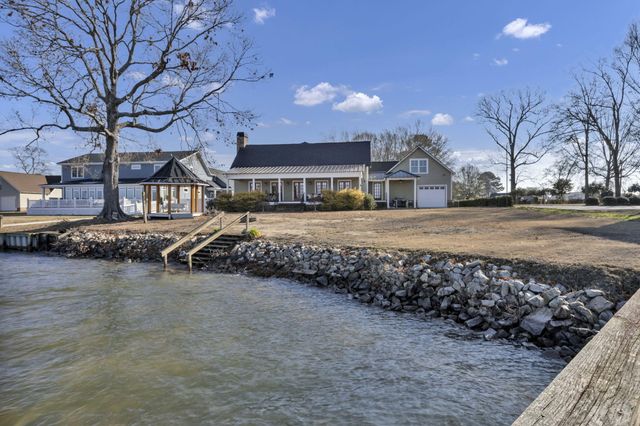 1527 Quail Trail, Manning, SC 29102