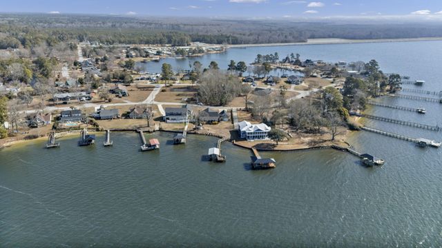 1527 Quail Trail, Manning, SC 29102