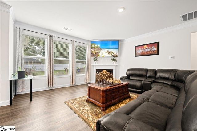 424 Raleighwood Lane, Simpsonville, SC 29681