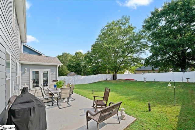 424 Raleighwood Lane, Simpsonville, SC 29681