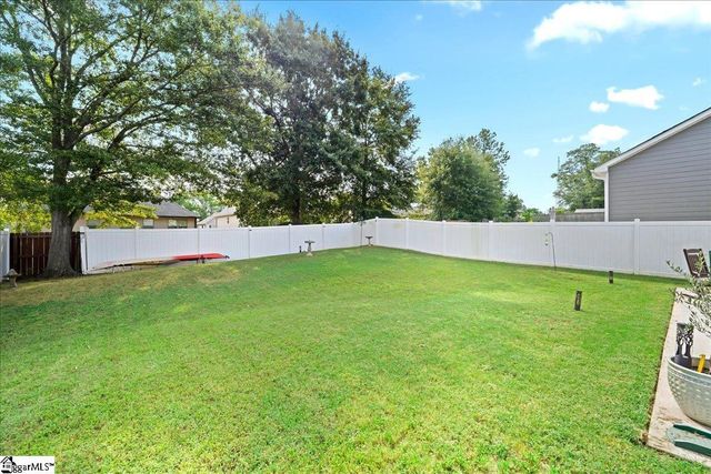 424 Raleighwood Lane, Simpsonville, SC 29681