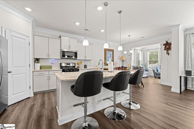 424 Raleighwood Lane, Simpsonville, SC 29681