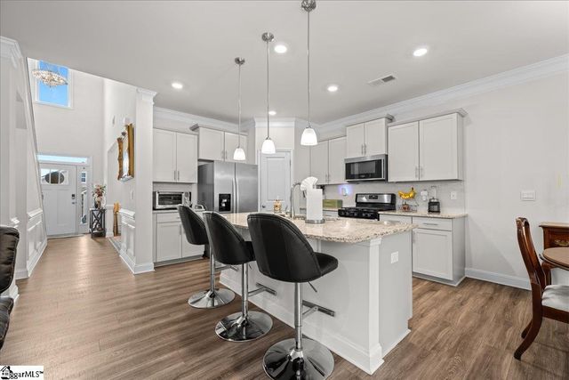 424 Raleighwood Lane, Simpsonville, SC 29681