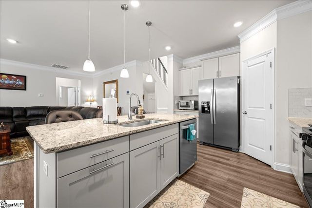 424 Raleighwood Lane, Simpsonville, SC 29681