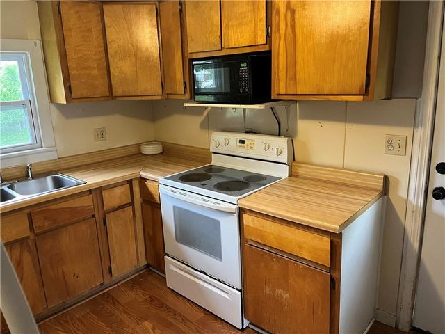 341 W 4th Street, Wellsville, KS 66092