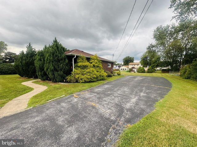 4705 SAINT GEORGE, Reading, PA 19606