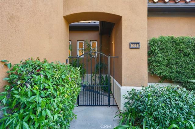 21 Splendore Dr, Newport Coast, CA 92657