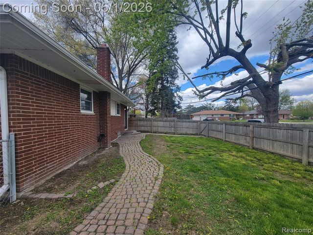 24620 Wood Street, Saint Clair Shores, MI 48080
