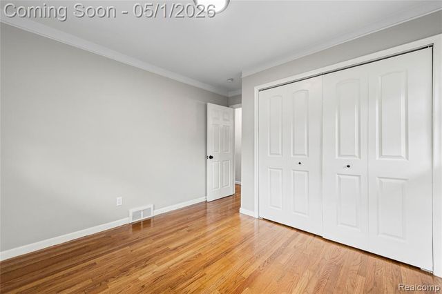 24620 Wood Street, Saint Clair Shores, MI 48080