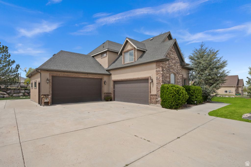 Image 2 of property listing at 15056 S PASTORAL WAY, Bluffdale, UT 84065