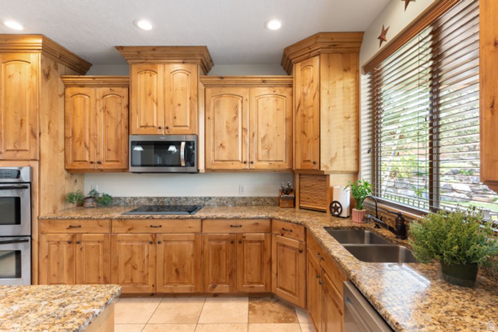 Image 14 of property listing at 15056 S PASTORAL WAY, Bluffdale, UT 84065