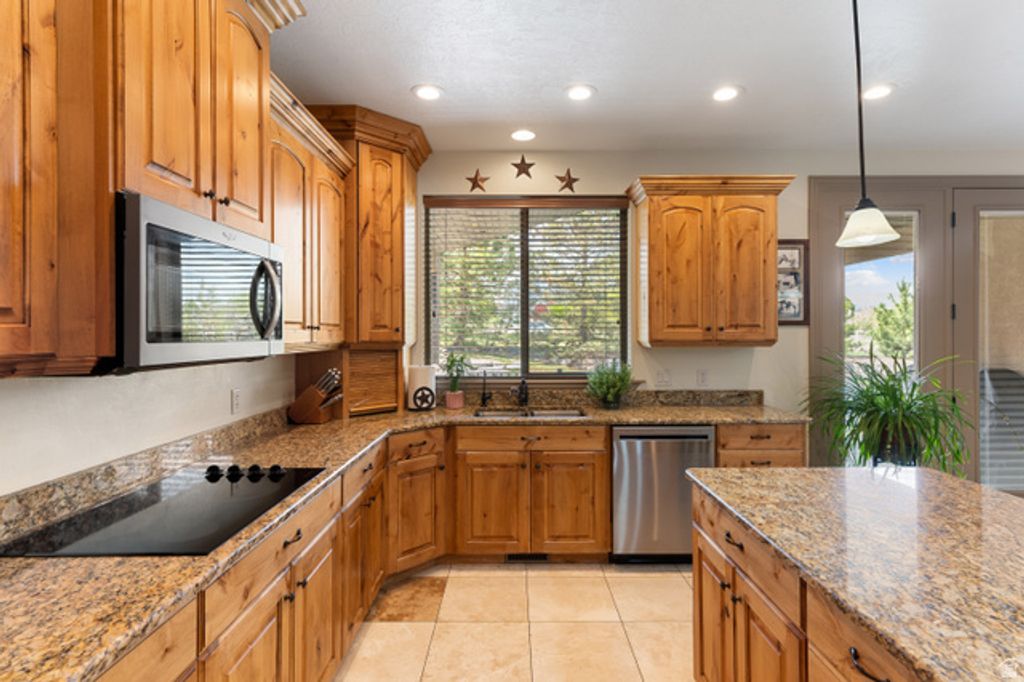 Image 15 of property listing at 15056 S PASTORAL WAY, Bluffdale, UT 84065