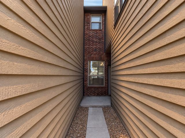 8772 Iron Horse Drive, Irving, TX 75063