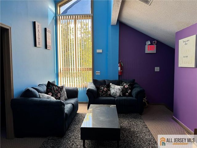 52 Brunswick Woods Drive, East Brunswick, NJ 08816