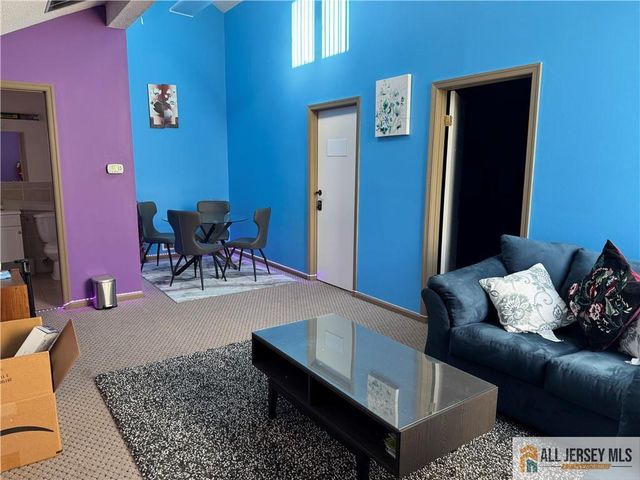 52 Brunswick Woods Drive, East Brunswick, NJ 08816