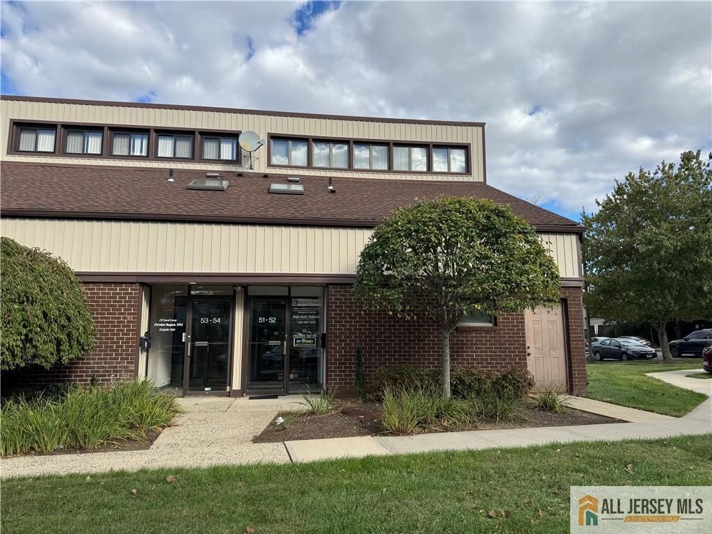 52 Brunswick Woods Drive, East Brunswick, NJ 08816