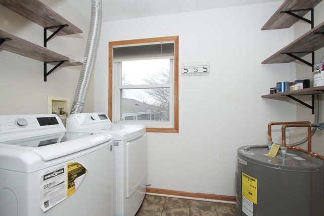 1665 CHIPPENDALE Road, Hoffman Estates, IL 60169