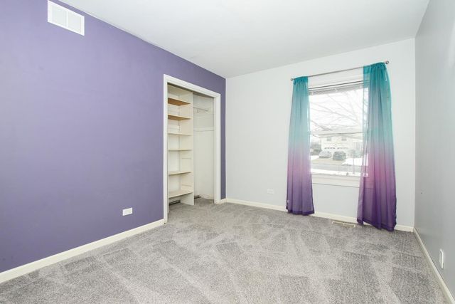 1665 CHIPPENDALE Road, Hoffman Estates, IL 60169