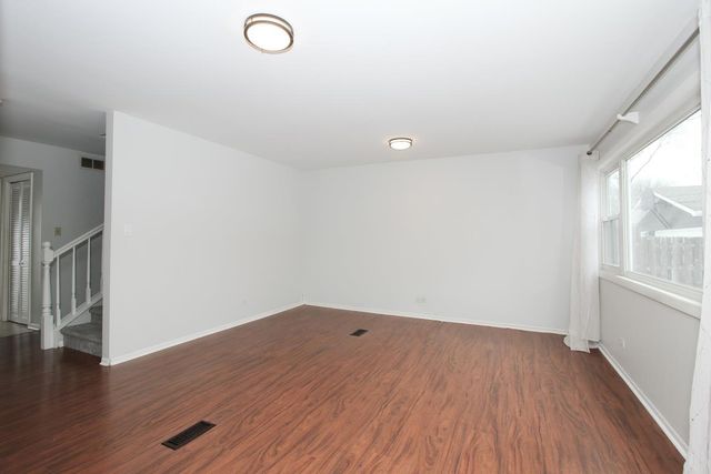 1665 CHIPPENDALE Road, Hoffman Estates, IL 60169