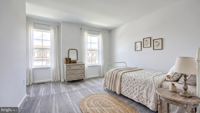 7849 OAK BROOK DR, Harrisburg, PA 17112