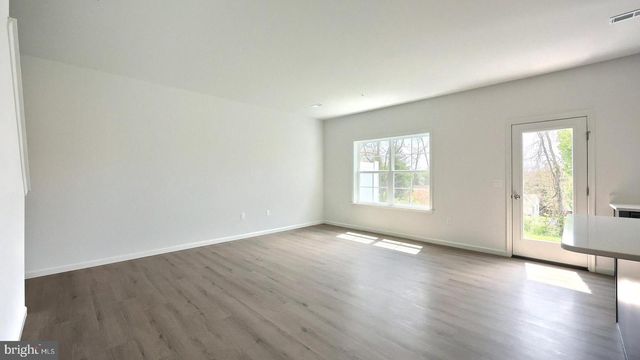 7849 OAK BROOK DR, Harrisburg, PA 17112