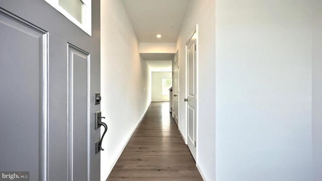 7849 OAK BROOK DR, Harrisburg, PA 17112