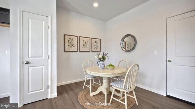 7849 OAK BROOK DR, Harrisburg, PA 17112