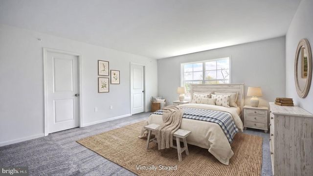 7849 OAK BROOK DR, Harrisburg, PA 17112