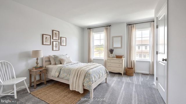 7849 OAK BROOK DR, Harrisburg, PA 17112