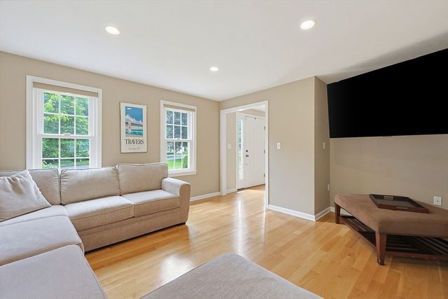 27 Heritage Avenue, Ashland, MA 01721