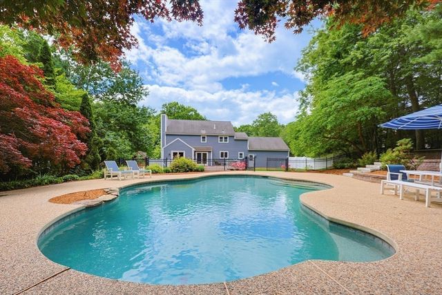 27 Heritage Avenue, Ashland, MA 01721