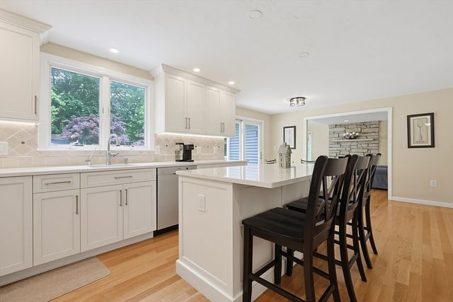 27 Heritage Avenue, Ashland, MA 01721
