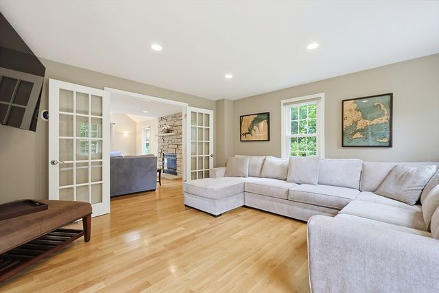 27 Heritage Avenue, Ashland, MA 01721