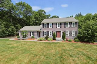 27 Heritage Avenue, Ashland, MA 01721