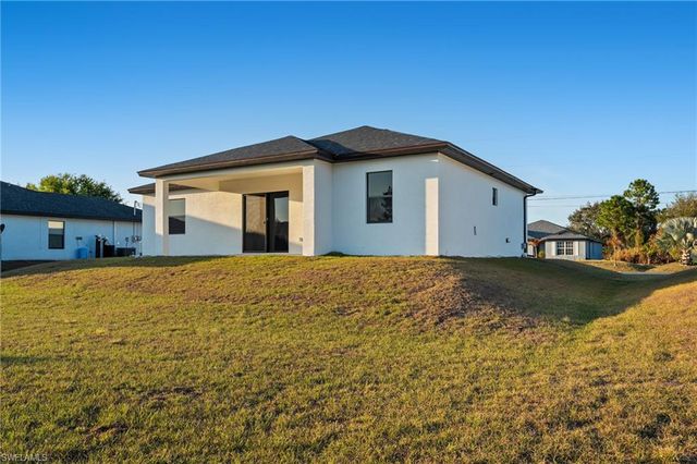 2511 12th ST SW, Lehigh Acres, FL 33976